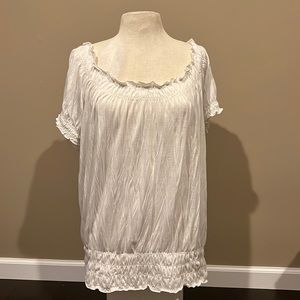 Tiara white short sleeve ruffled/elastic cute feminine top sz L